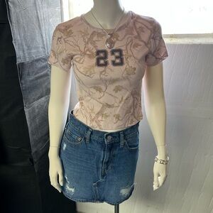 Levi’s Dark‑Wash Distressed Denim Midi Skirt – Size W26